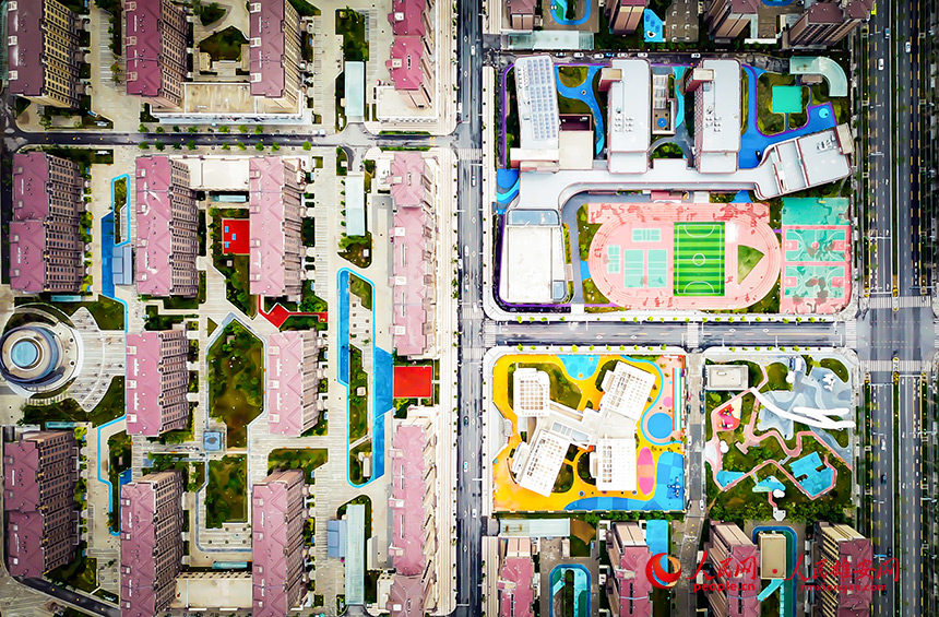 航拍雄安容東片區，學校就在家門口。人民網?宋燁文攝