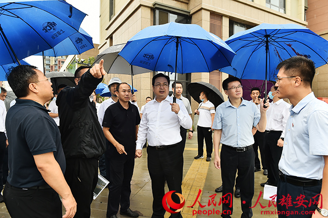 張國華調研容東、容西和雄東片區安置房及配套服務設施項目建設情況并召開專題會議。劉向陽攝