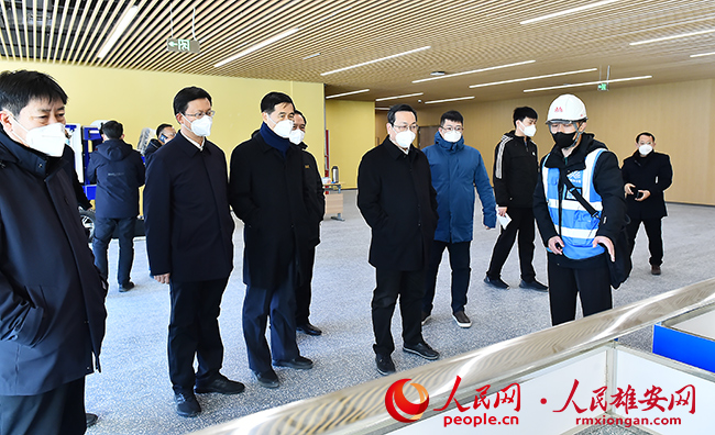 張國華在容東片區調研重點項目建設。劉向陽攝