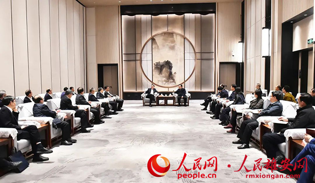 張國華與中國華能集團有限公司黨組書記、董事長溫樞剛一行舉行工作座談。劉向陽攝