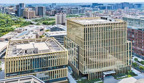 2024年7月28日，無人機航拍的雄安機器人大廈。（本報資料片） 本報記者 田明攝