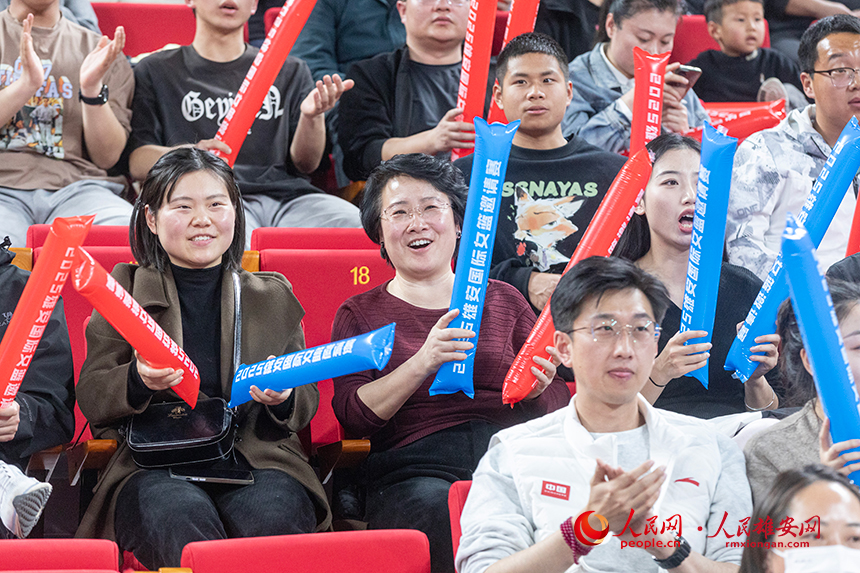 活動現場的熱情觀眾。牛思佳攝