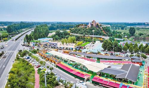 6月25日，航拍坐落于雄縣黃灣村的雄山公園。 本報記者 李東宇攝