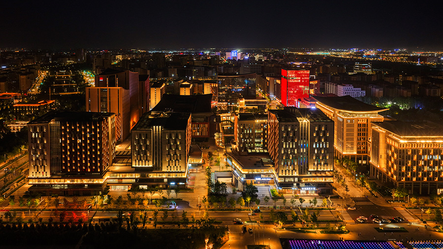 雄安新區容東片區夜景。齊鑫攝
