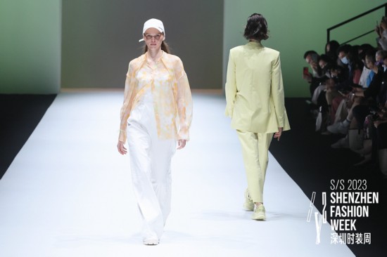 10月25日，2023春夏深圳時裝周開幕大秀。主辦方供圖